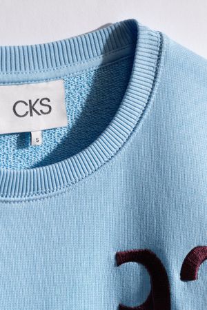 Sweaters - SWORT