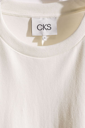 T-shirts - TRUE