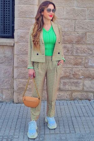 @MONIGUTIV - 